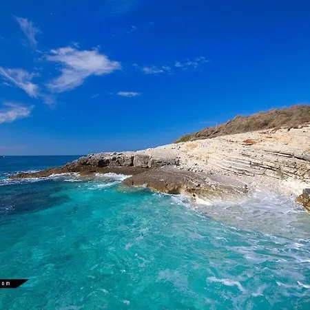 Zelda With Private Pool, 2 Km Beach Pula