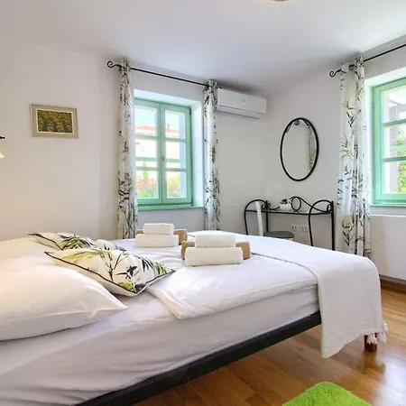 Zelda With Private Pool, 2 Km Beach * Pula