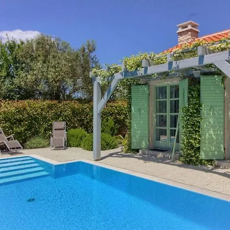 Zelda With Private Pool, 2 Km Beach