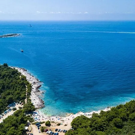 Zelda With Private Pool, 2 Km Beach Pula
