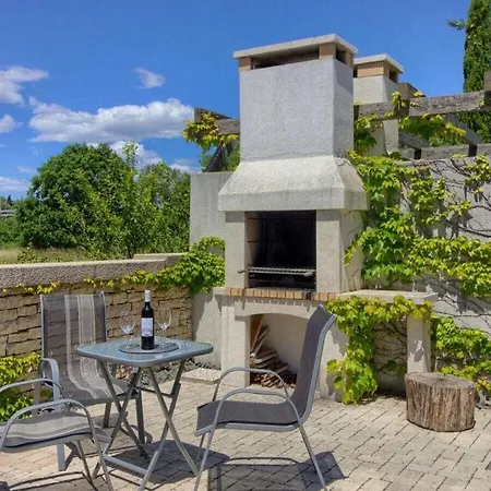Villa Zelda With Private Pool, 2 Km Beach *